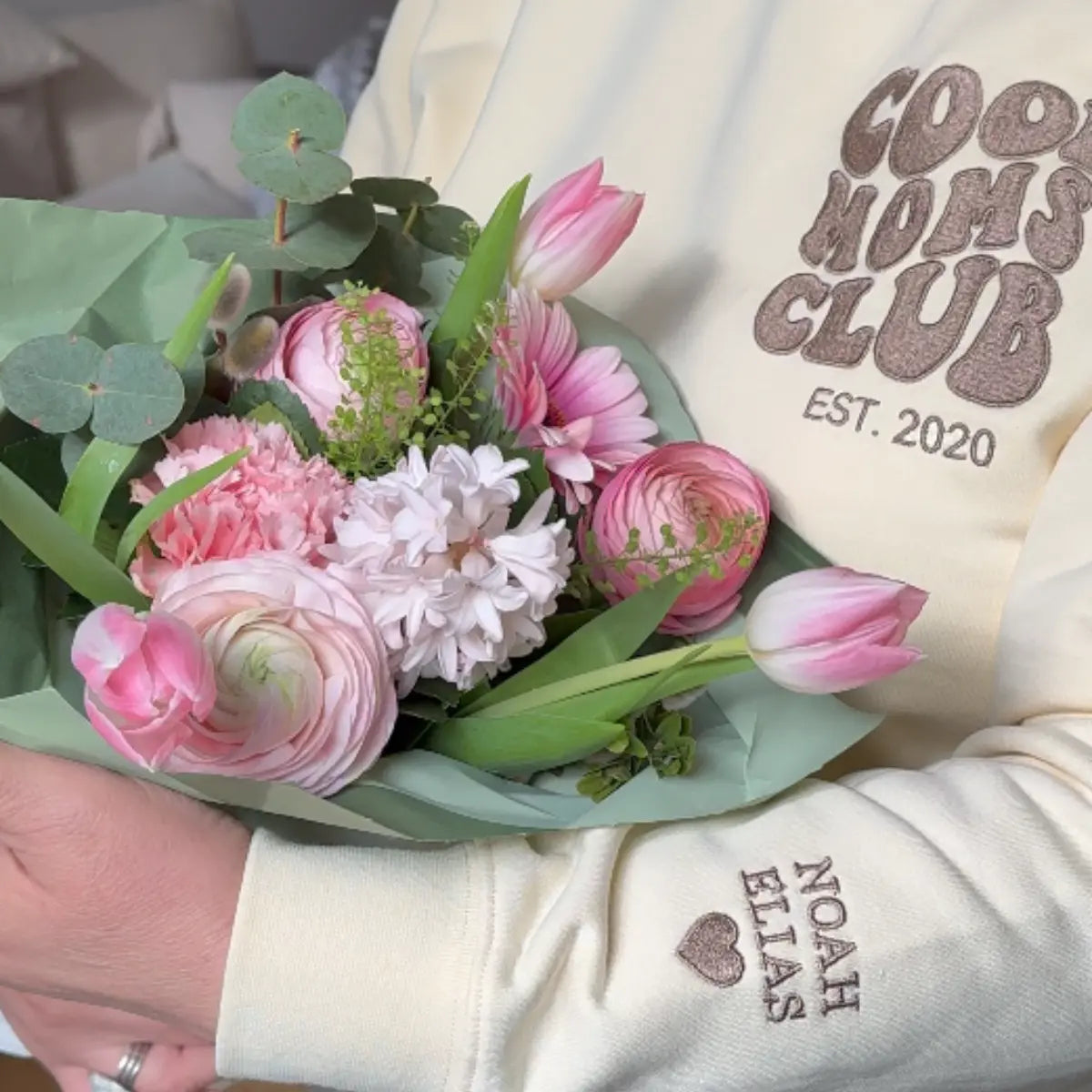 “Cool Moms Club“ - Personalisiertes Sweatshirt mit Kindernamen und Datum