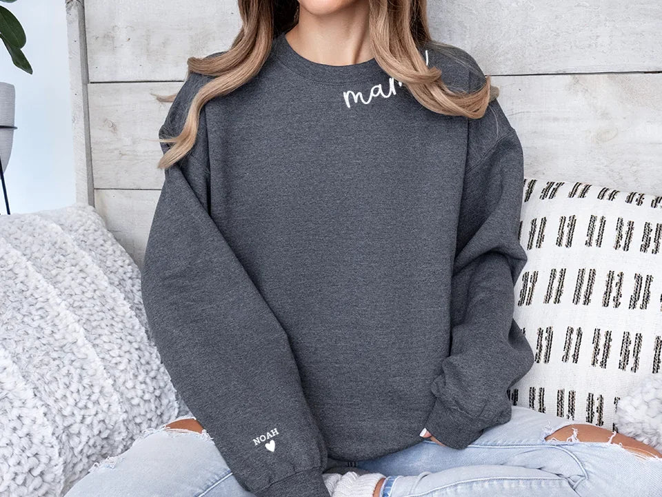 Personalisiertes Mama-Sweatshirt mit Kindernamen Curved