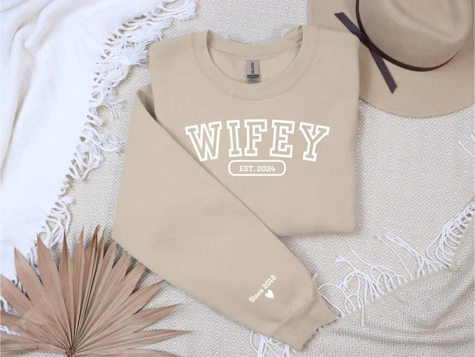 Personalisiertes Wifey-Sweatshirt mit Initialen